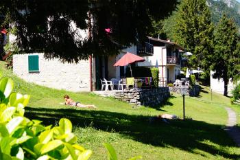 Casa e appartamento per vacanza - Lago d’Idro - Villaggio Tre Capitelli